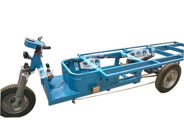 電動(dòng)工程自卸車三輪木板車