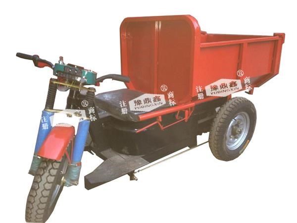 電動(dòng)三輪工程車手動(dòng)自卸